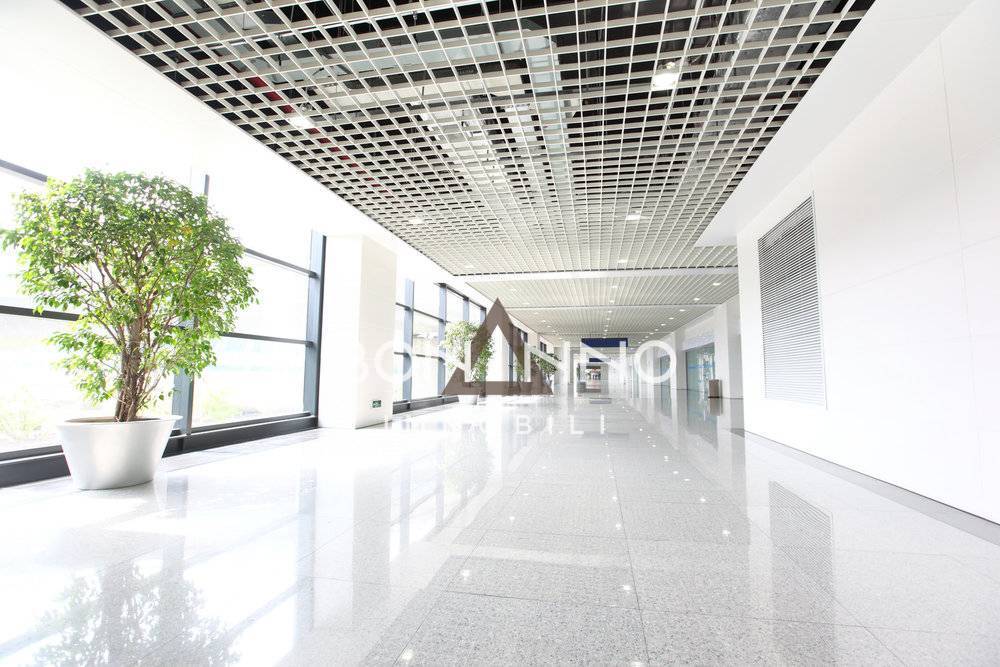 Locale commerciale in affitto a Bassano del Grappa