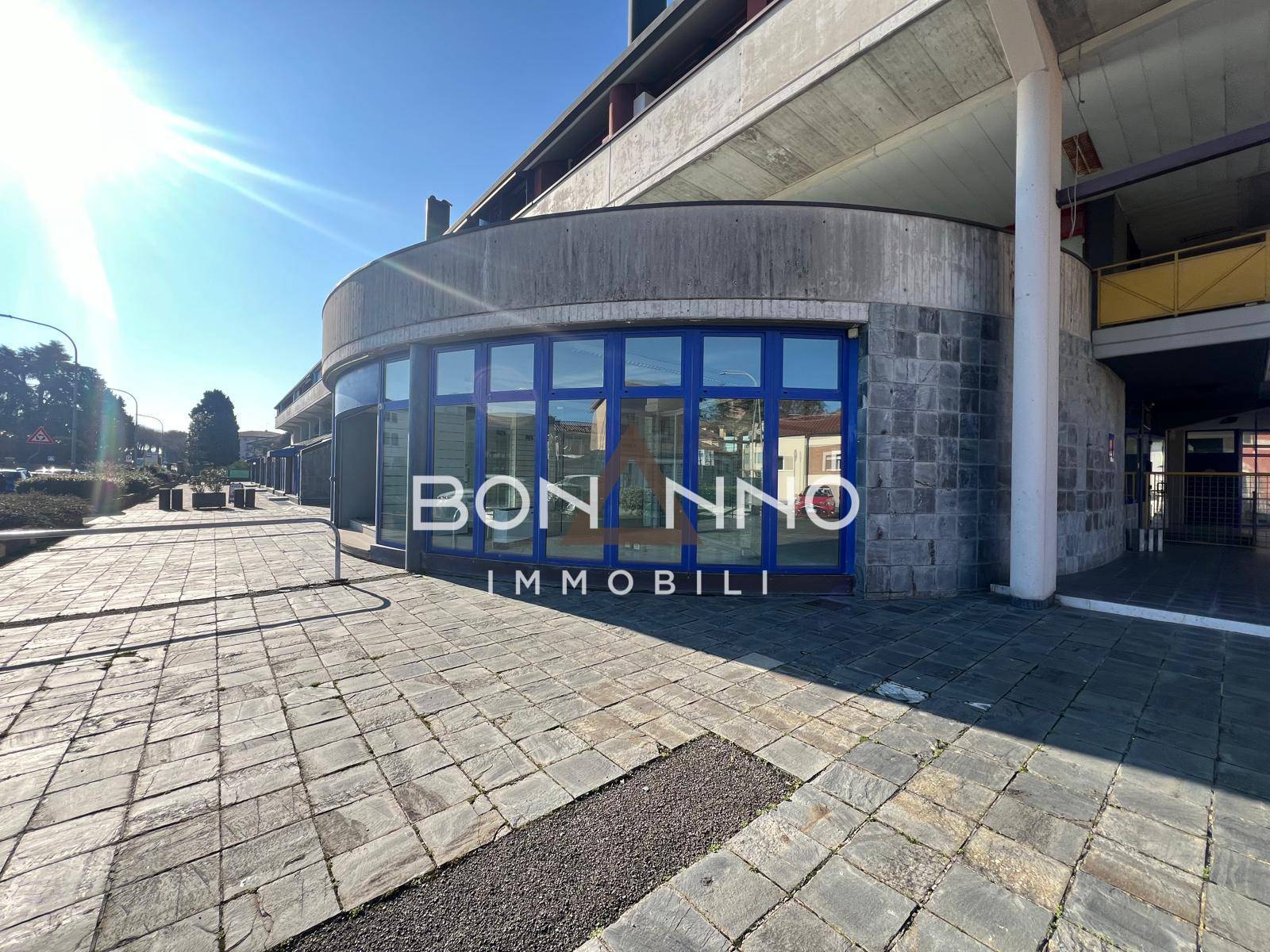 Locale commerciale in affitto a Castelfranco Veneto