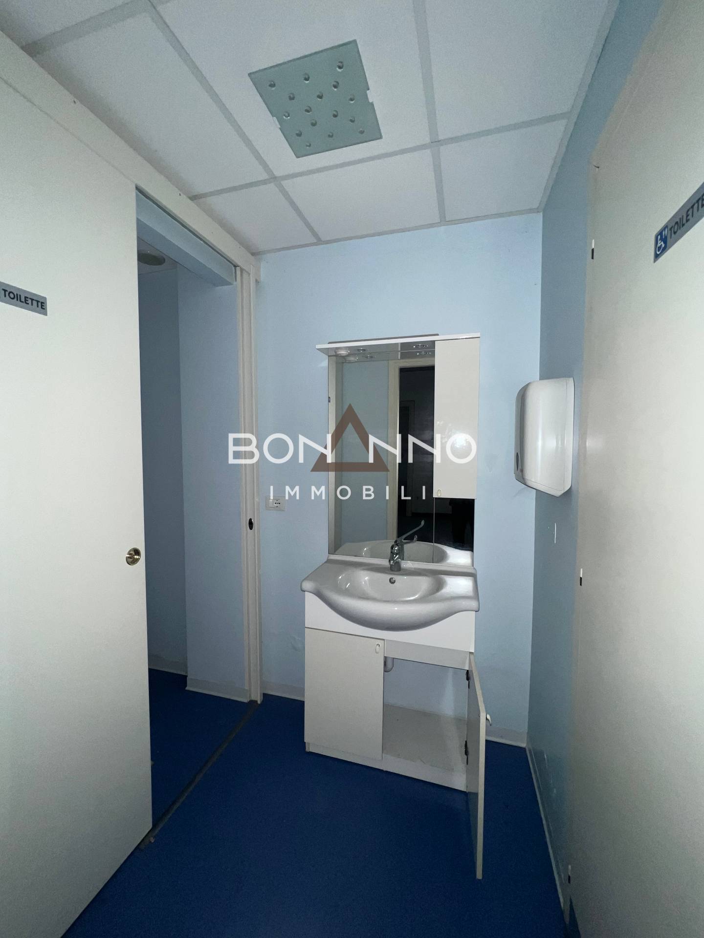 Locale commerciale in vendita a Loreggia