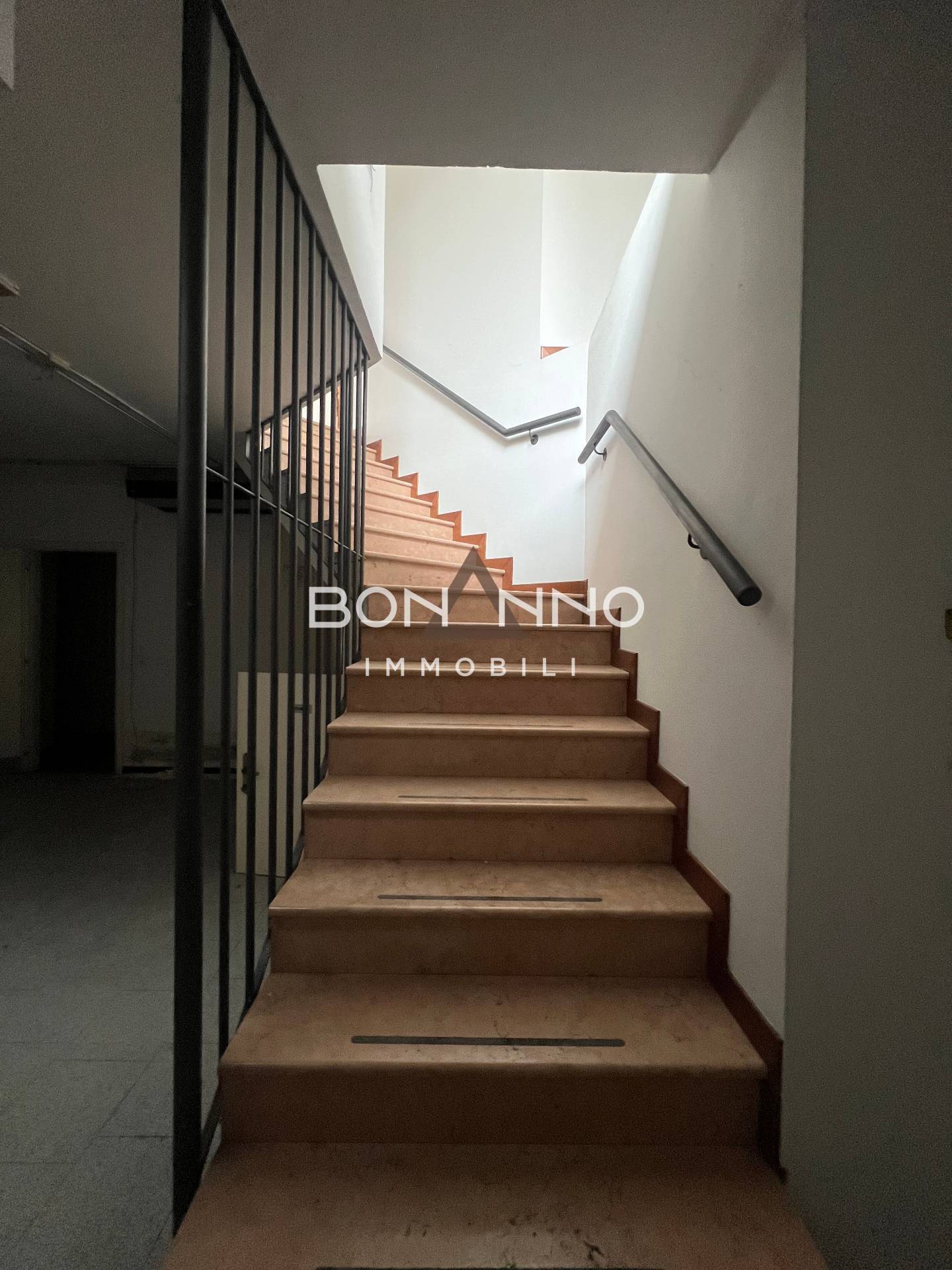 Locale commerciale in vendita a Loreggia