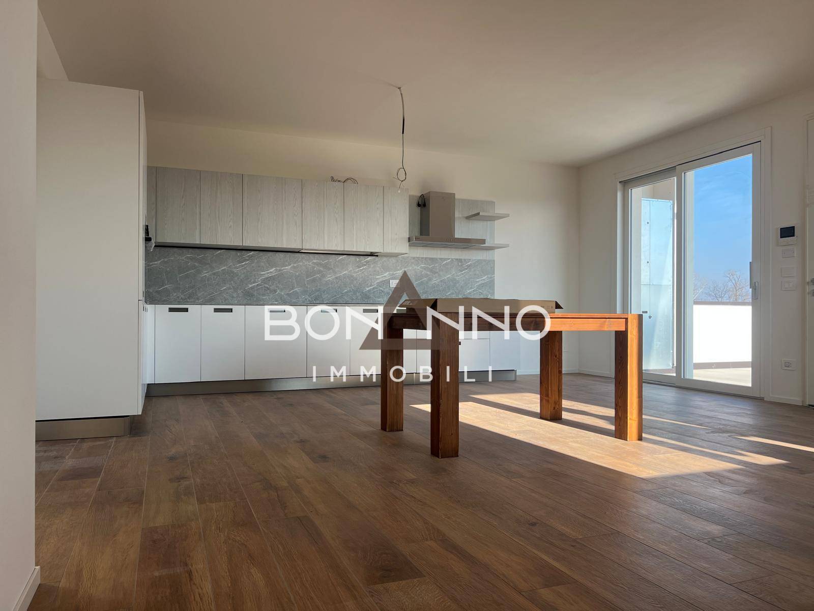 Attico in vendita a Castelfranco Veneto, Salvarosa