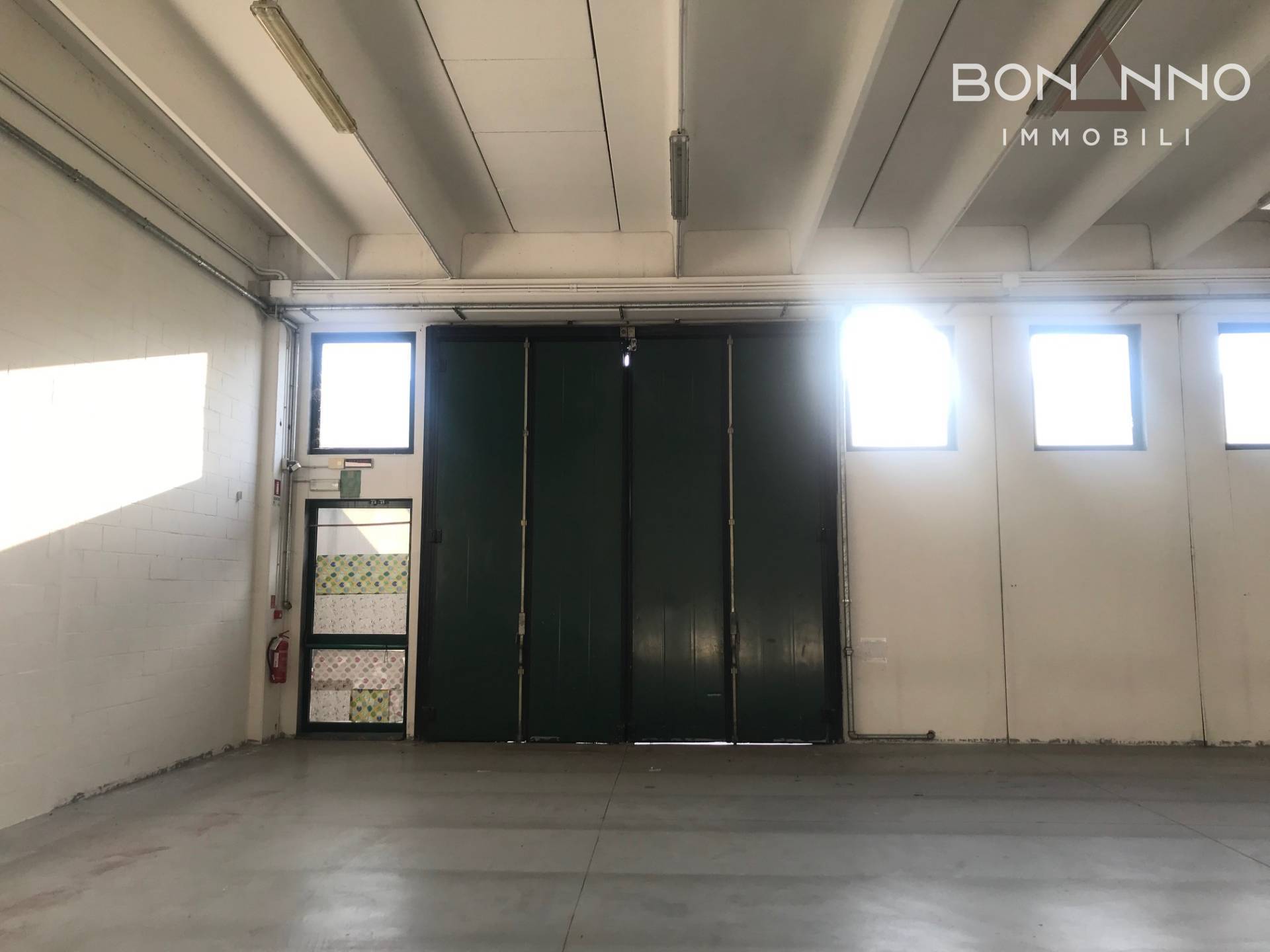 Locale commerciale in affitto a Castelfranco Veneto