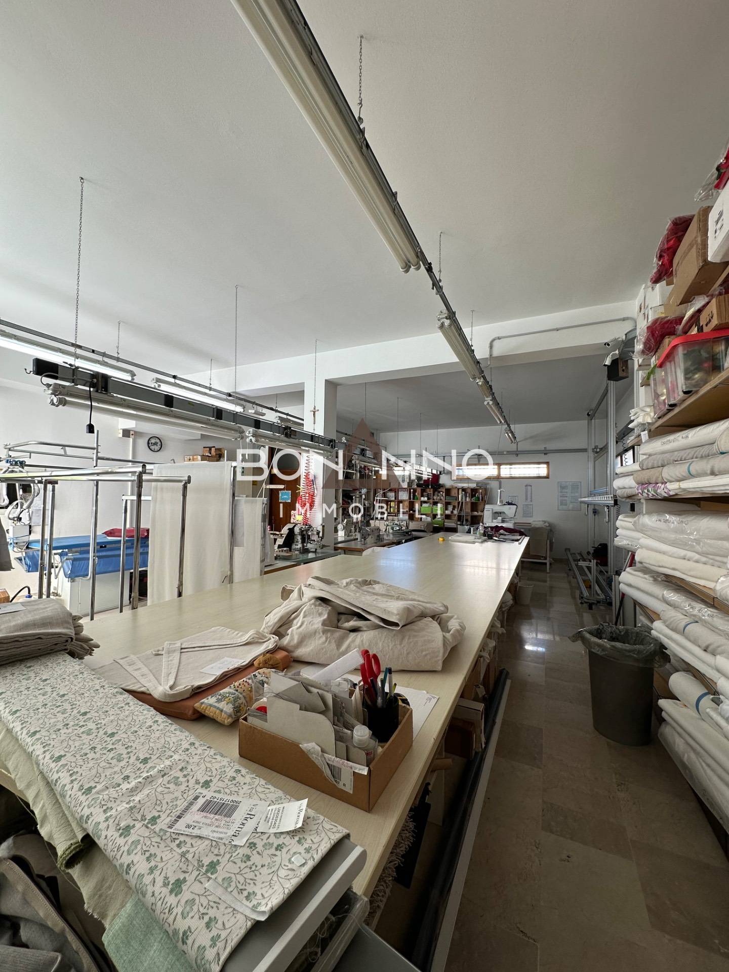 Locale commerciale in vendita a Volpago del Montello