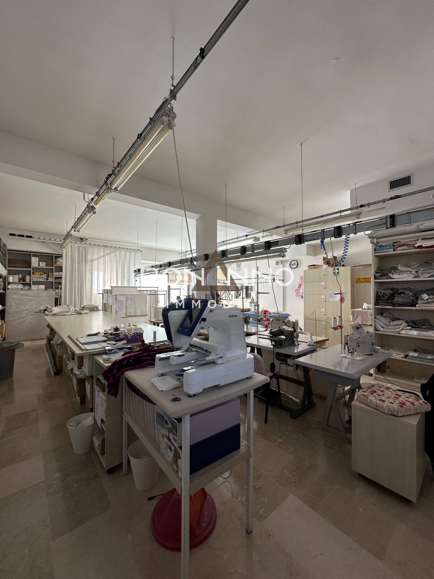 Locale commerciale in vendita a Volpago del Montello