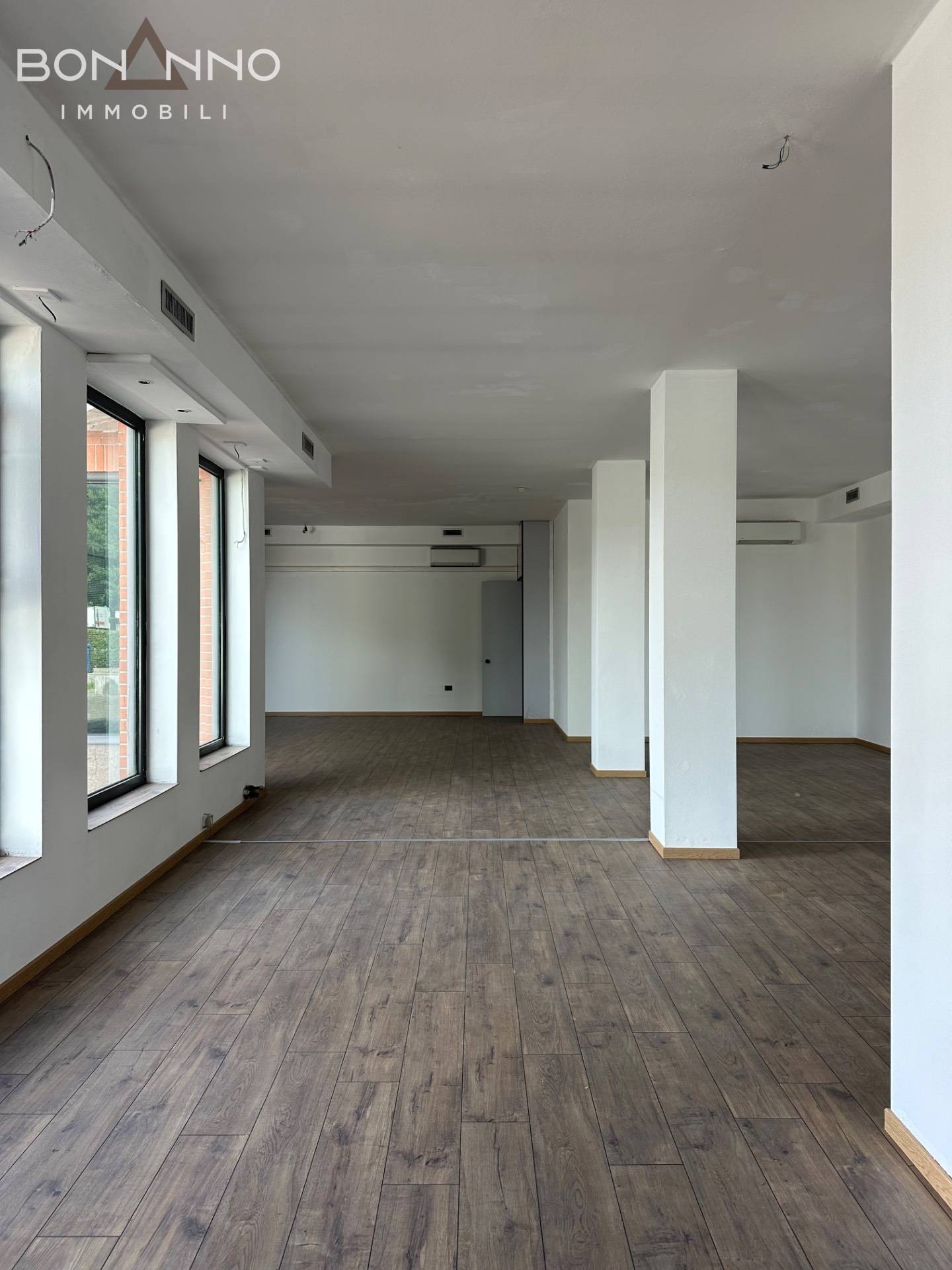 Locale commerciale in affitto a Castelfranco Veneto
