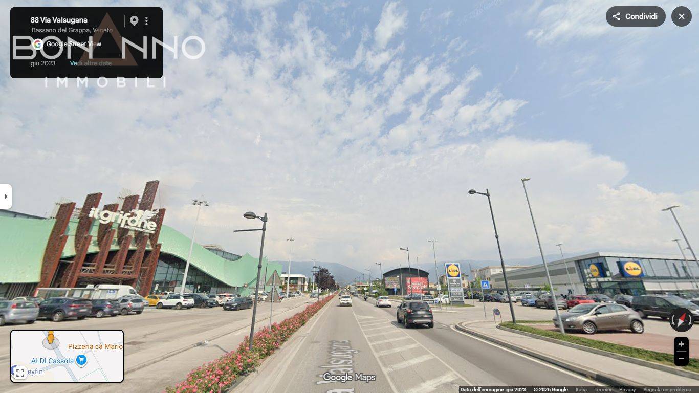 Locale commerciale in vendita a Bassano del Grappa