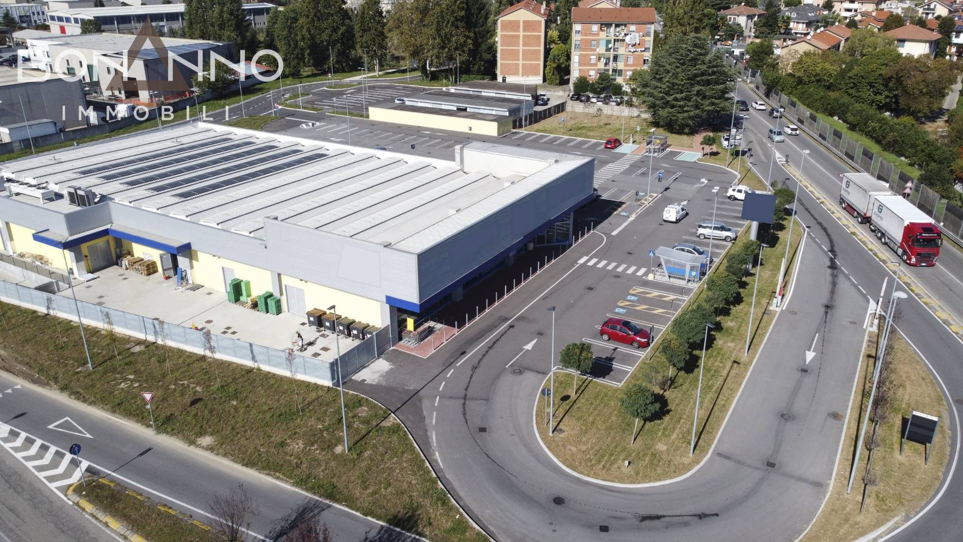 Locale commerciale in affitto a Carmignano di Brenta