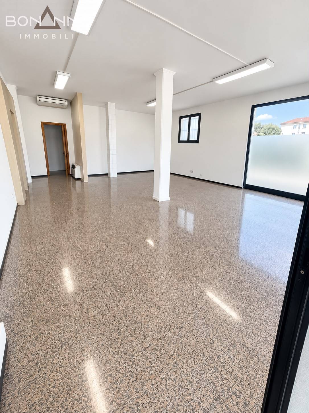 Locale commerciale in affitto a Resana
