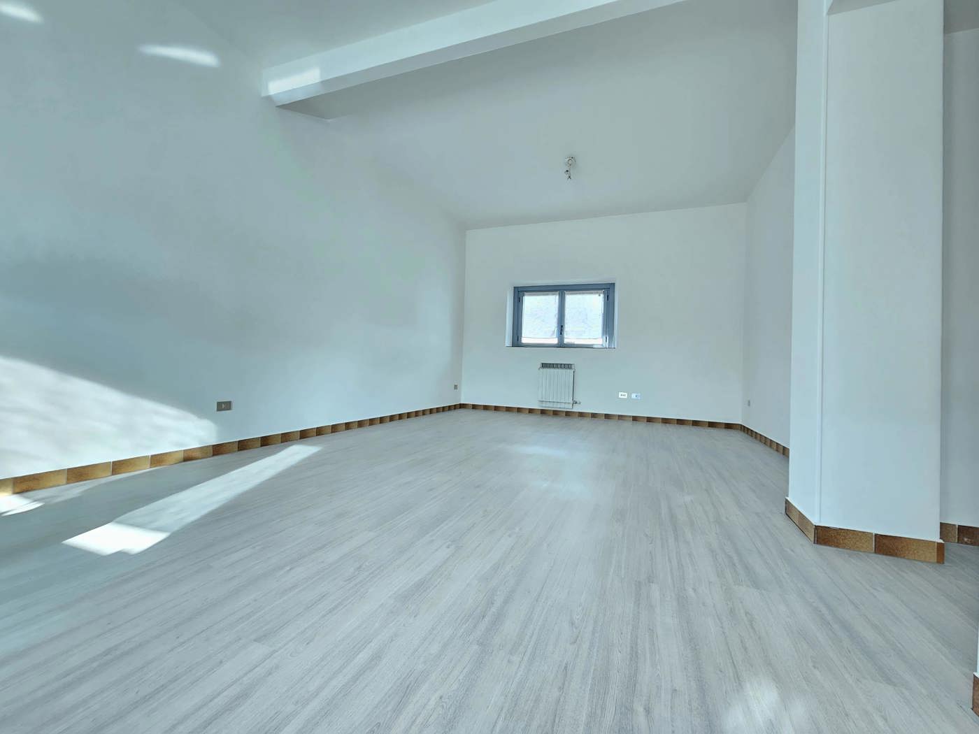 Ufficio ristrutturato a Cinisello Balsamo