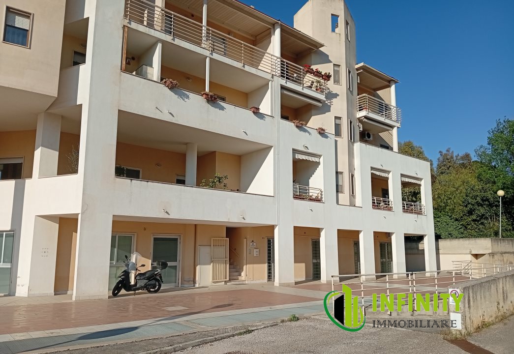 Locale commerciale in affitto a Matera