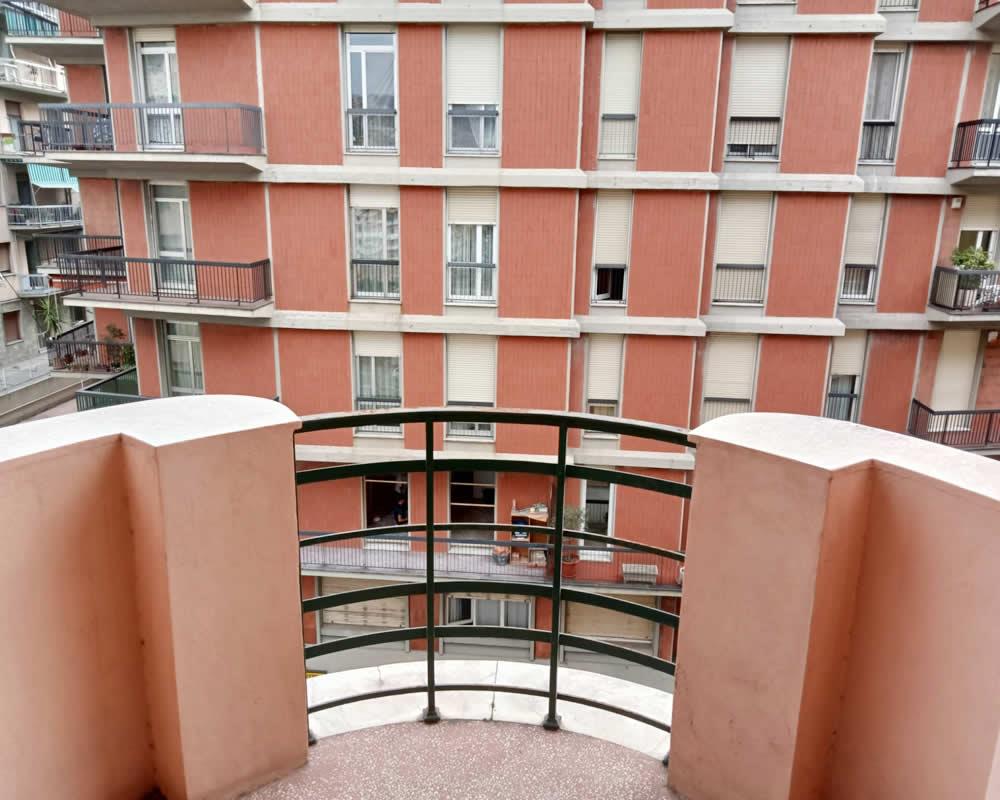 Appartamento con terrazzo in via dassori, Genova