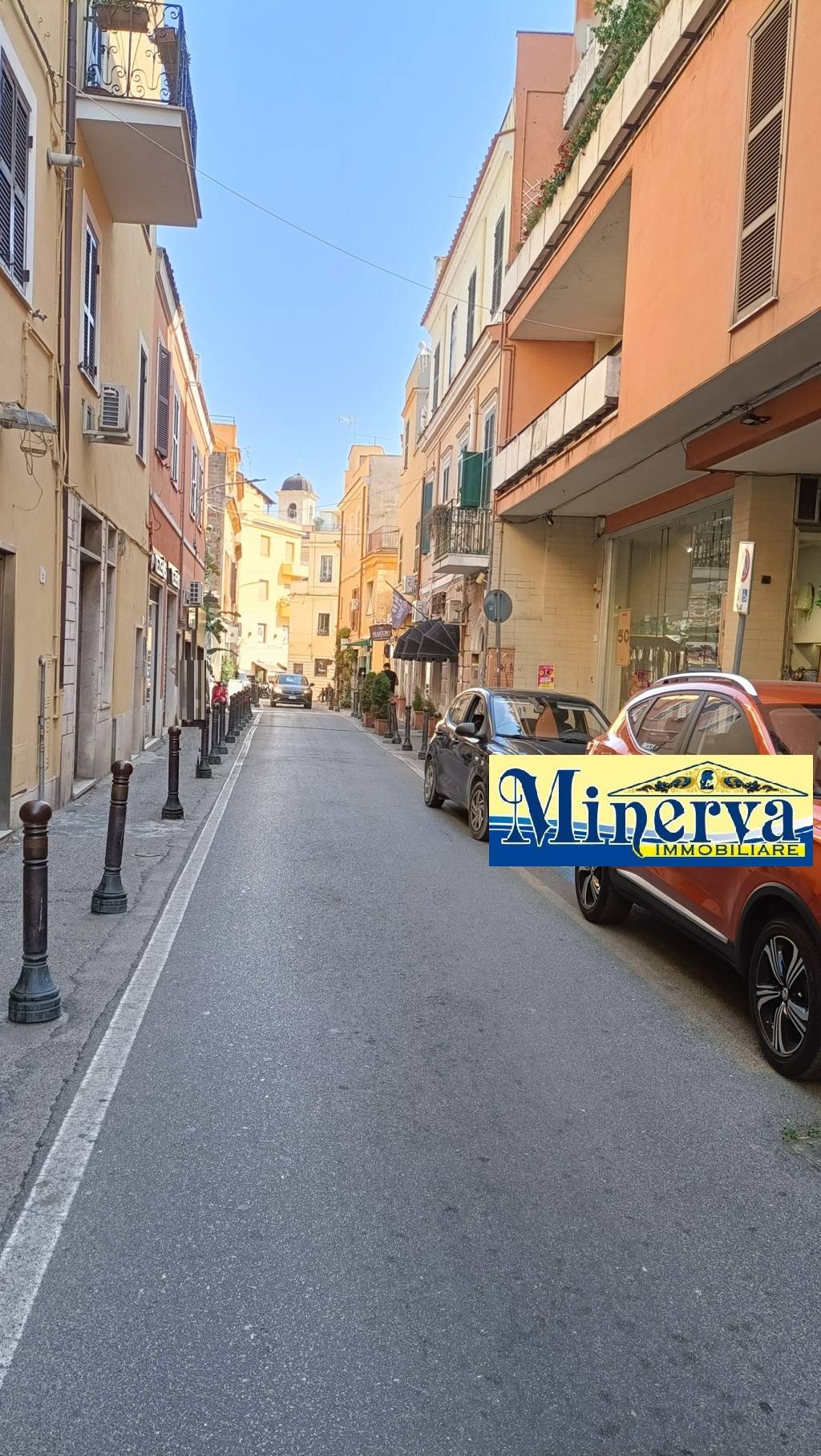 Locale commerciale in vendita a Nettuno, Nettuno centro