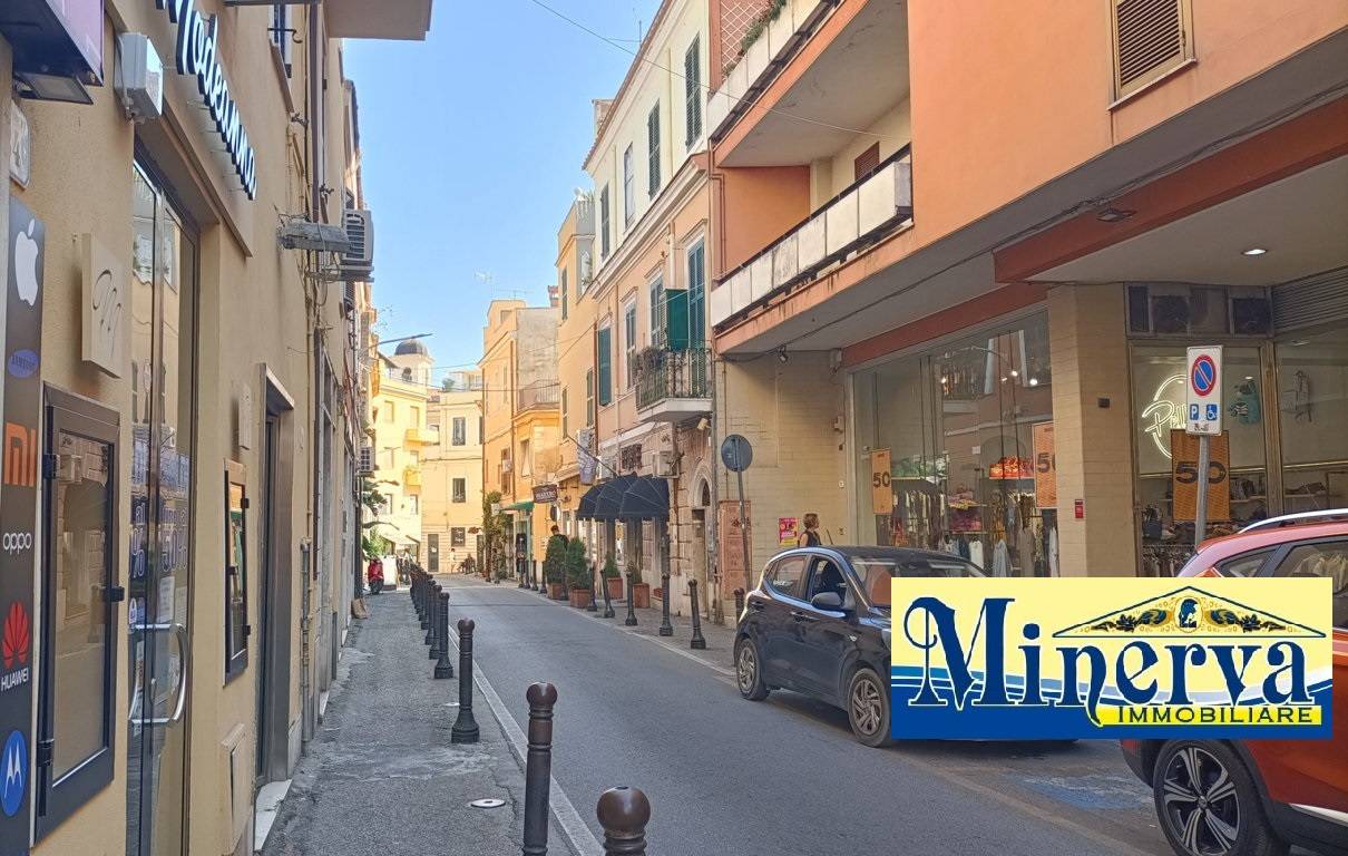 Locale commerciale in vendita a Nettuno, Nettuno centro