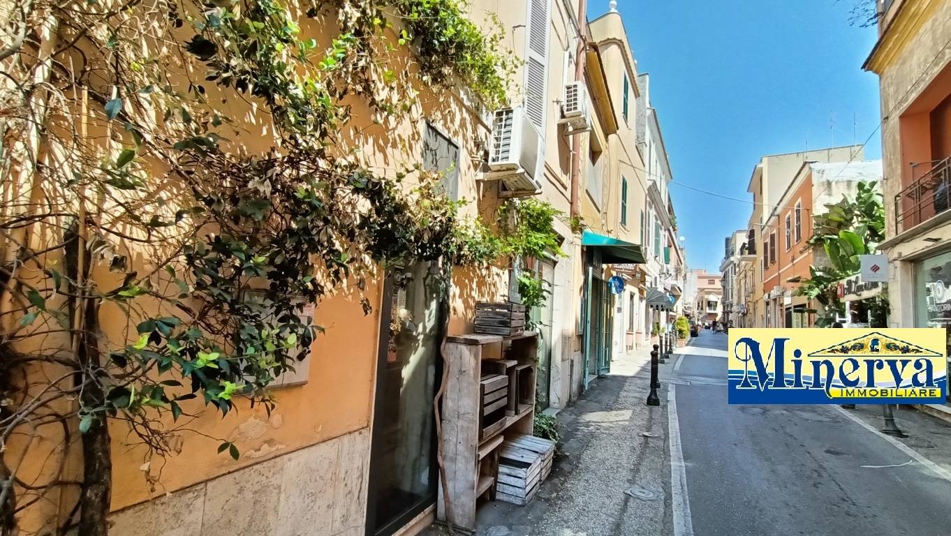 Locale commerciale in vendita a Nettuno, Nettuno centro