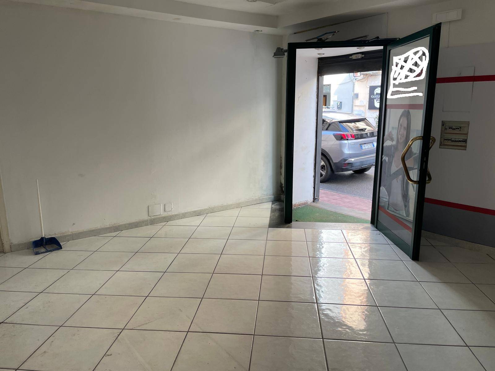 Locale commerciale in vendita a Pompei