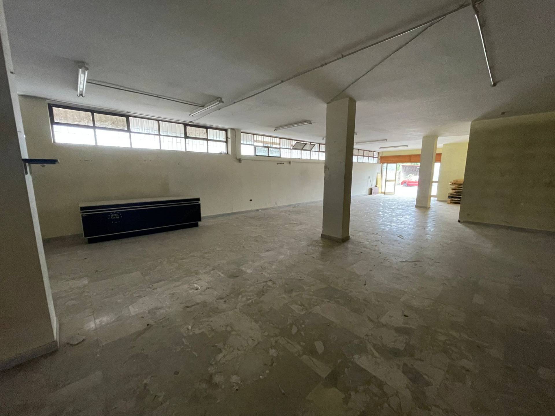 Locale commerciale in vendita a Ottaviano