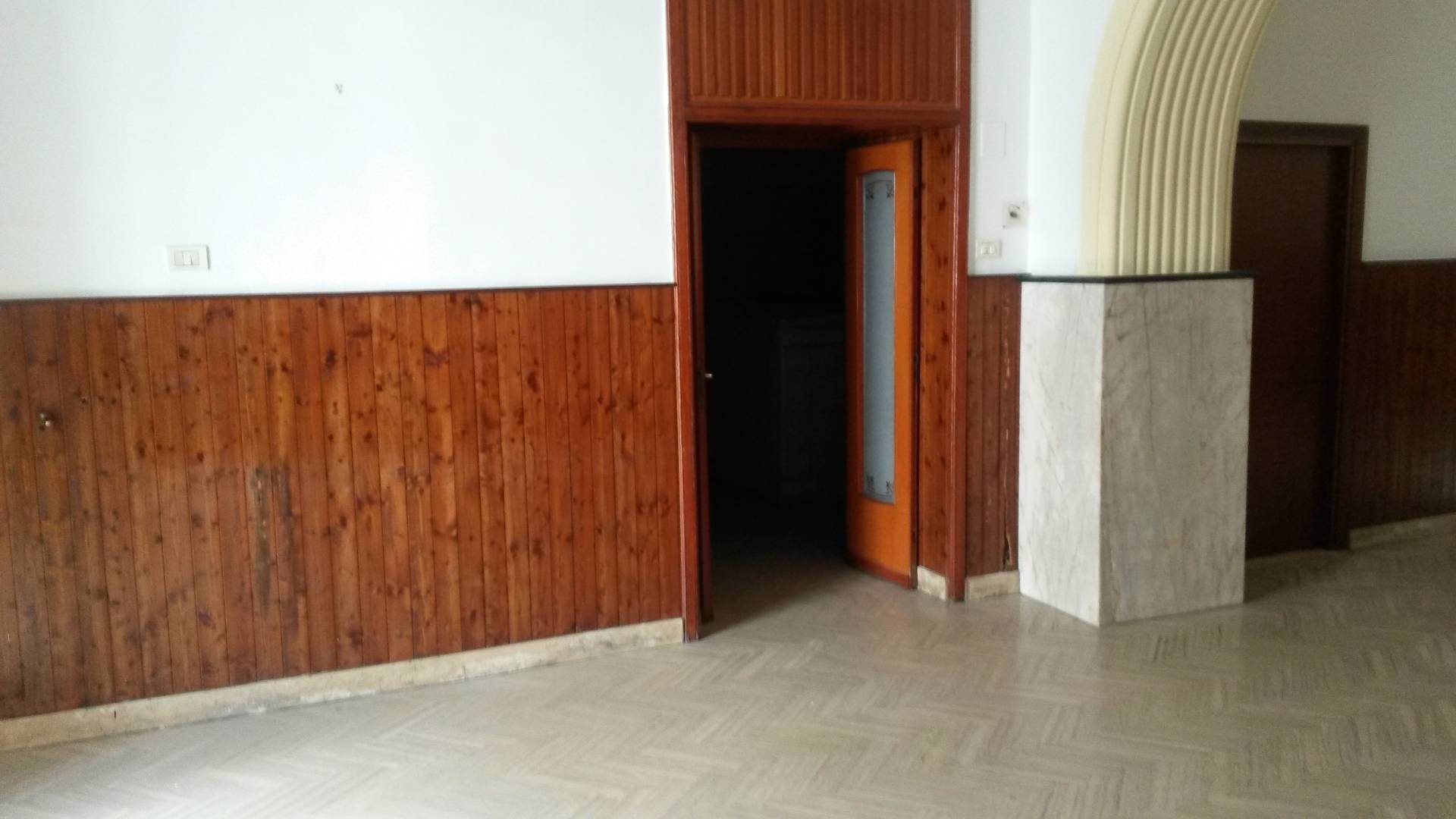 Locale commerciale in affitto a Ottaviano