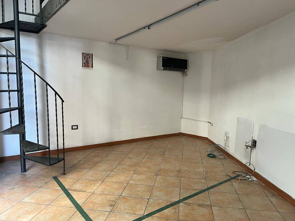Locale commerciale in affitto a San Giuseppe Vesuviano
