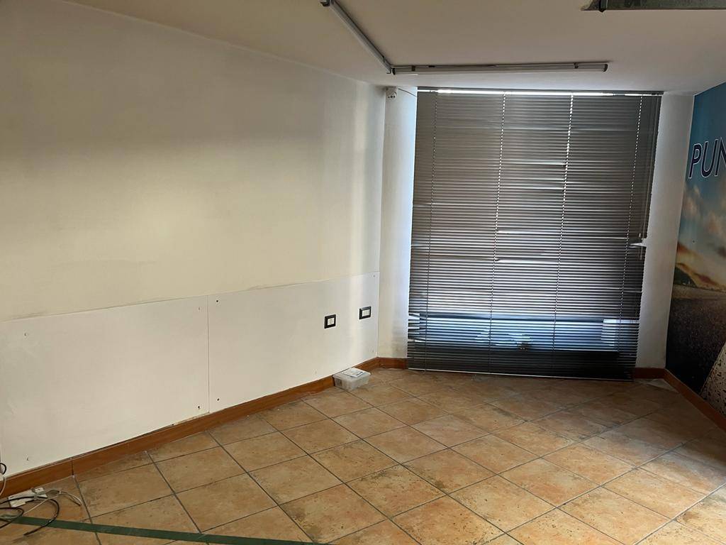 Locale commerciale in affitto a San Giuseppe Vesuviano