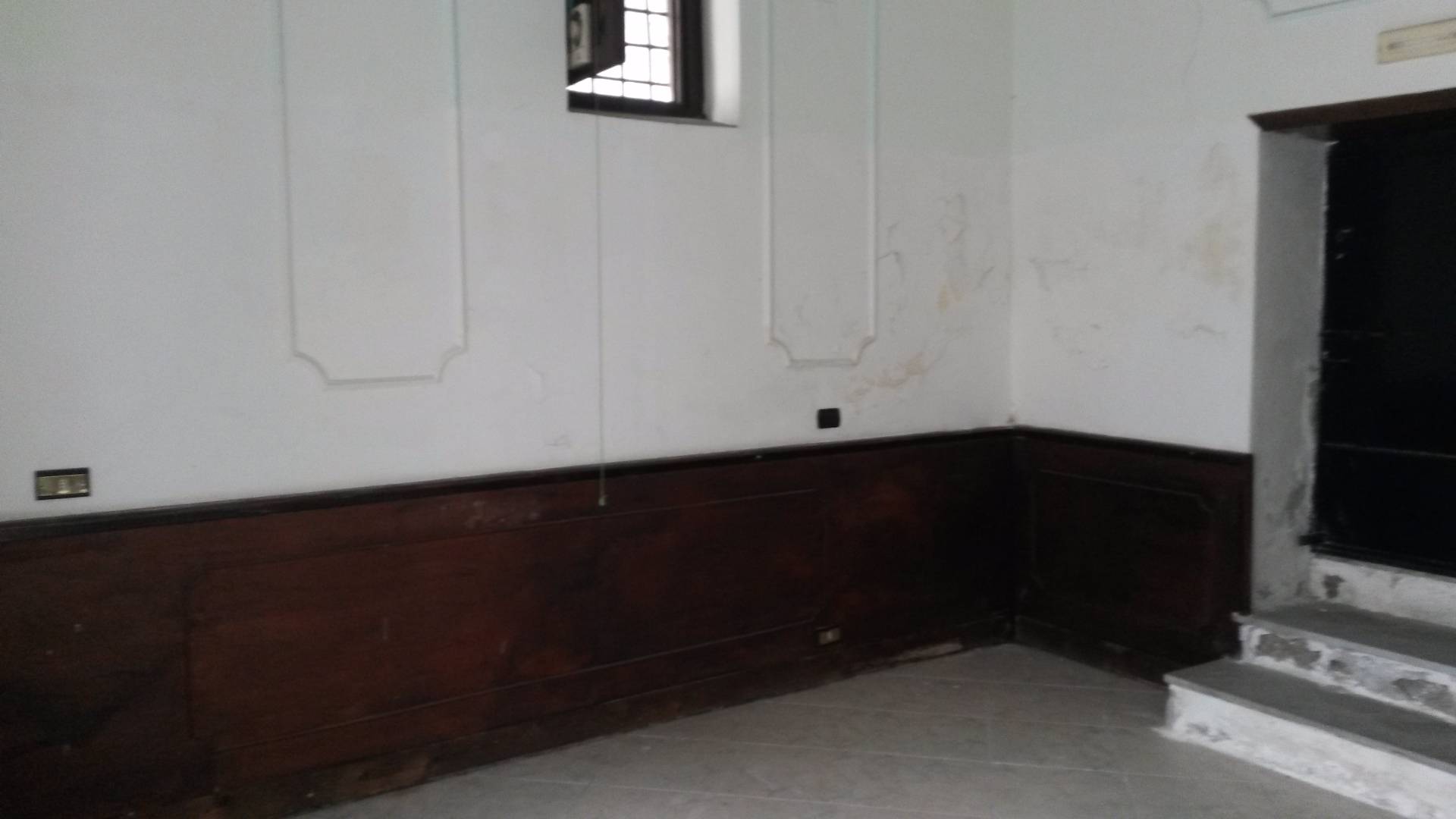 Locale commerciale in affitto a Ottaviano