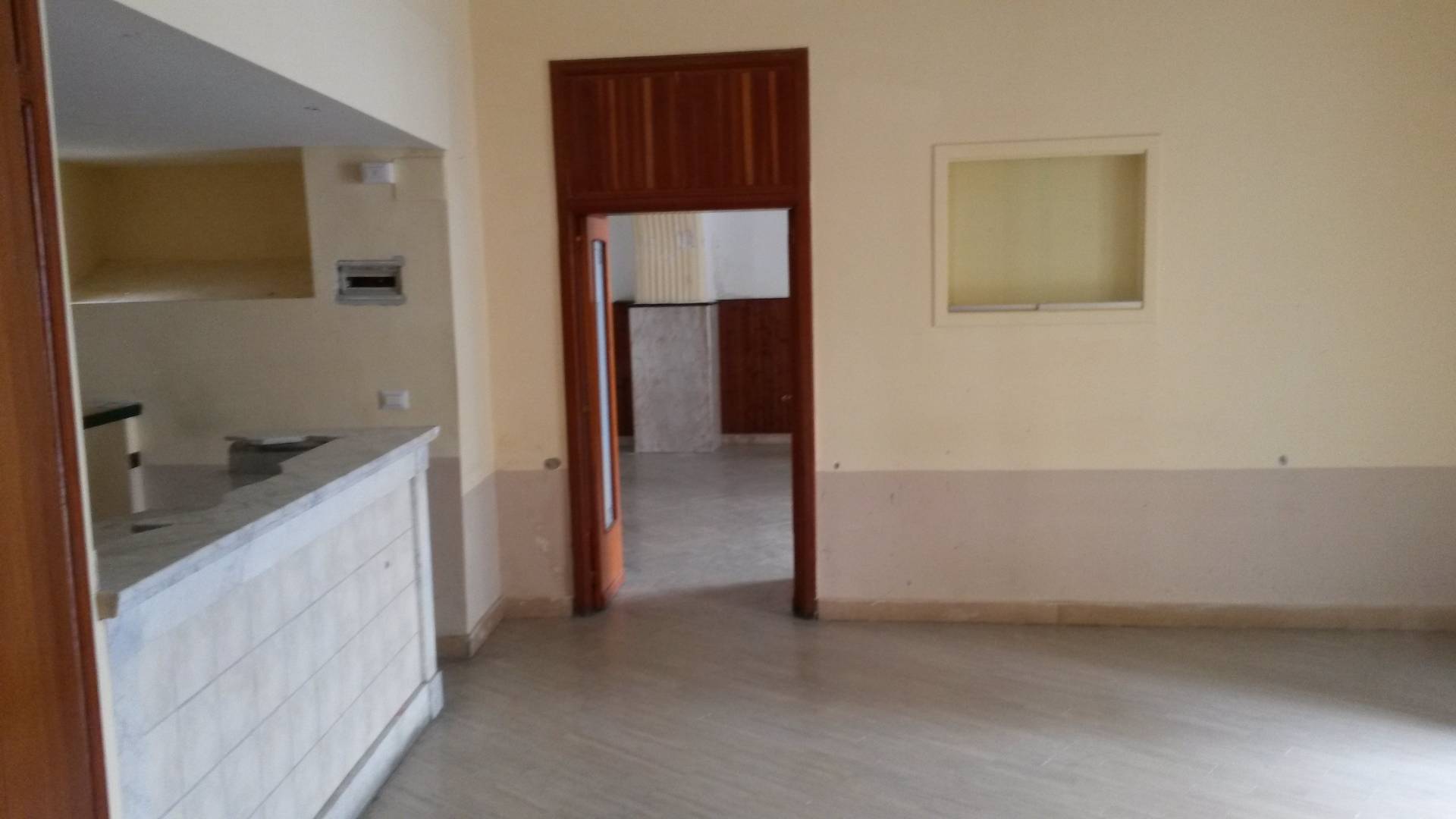 Locale commerciale in affitto a Ottaviano