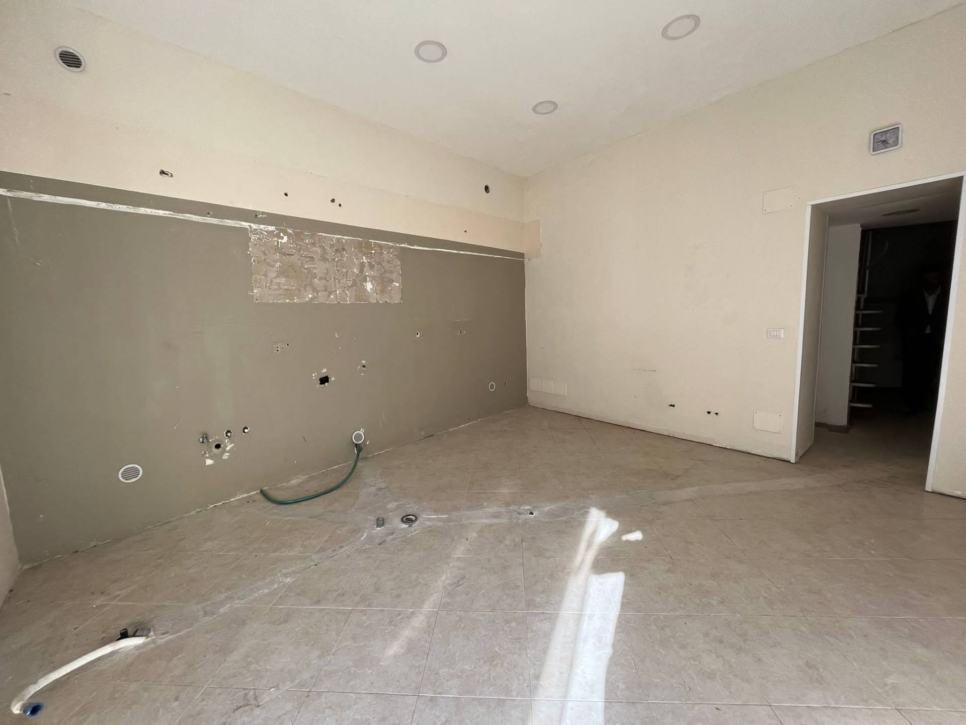 Locale commerciale in affitto a Ottaviano