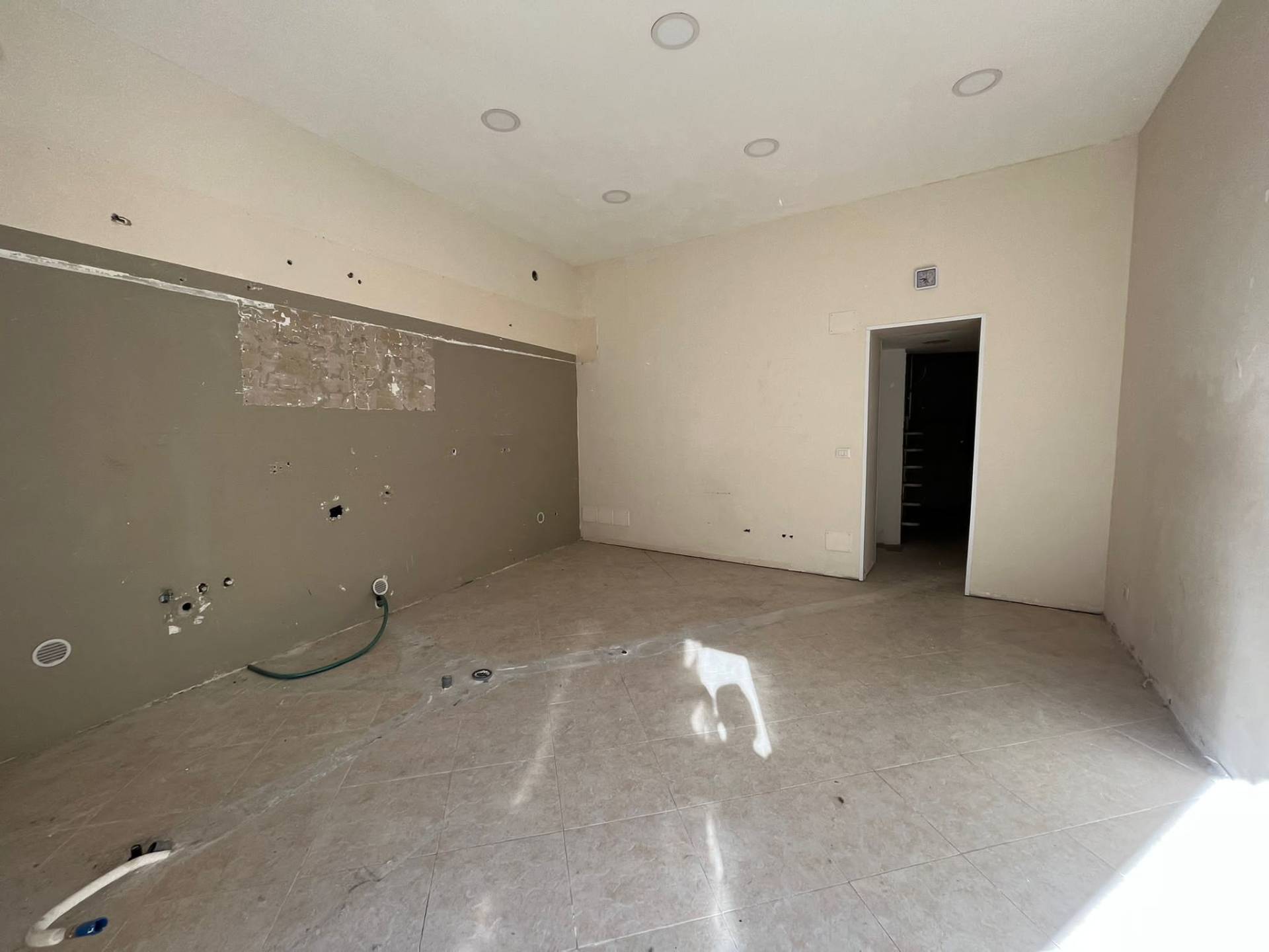 Locale commerciale in affitto a Ottaviano