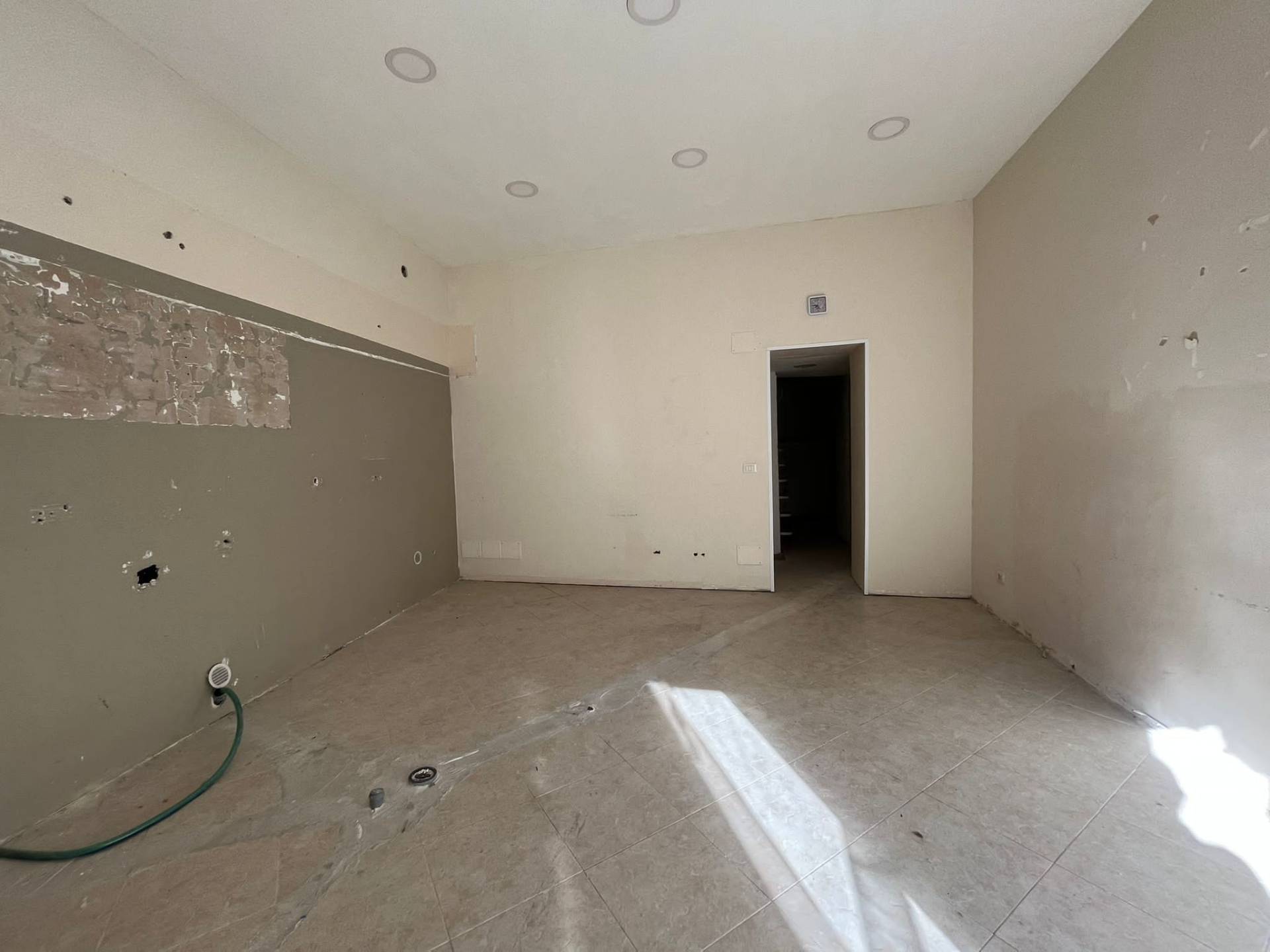 Locale commerciale in affitto a Ottaviano