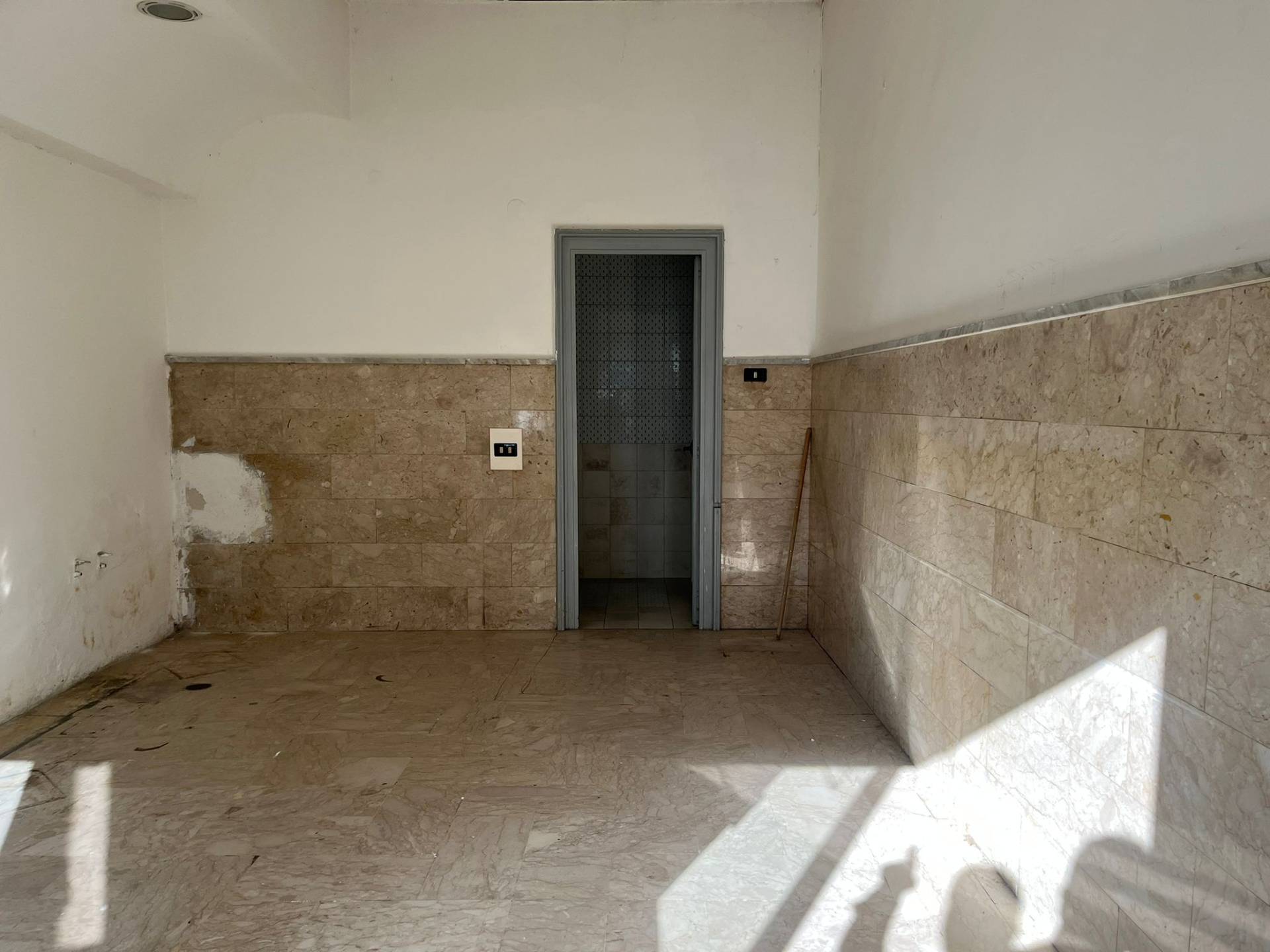 Locale commerciale in affitto a Ottaviano