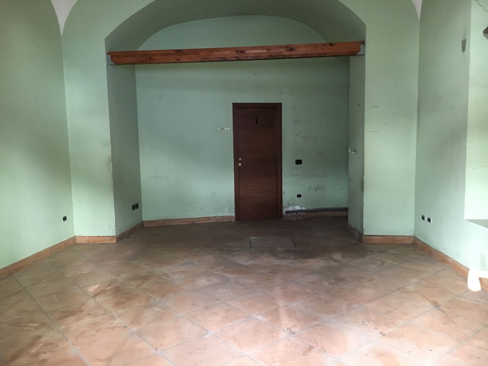 Locale commerciale in affitto a Ottaviano