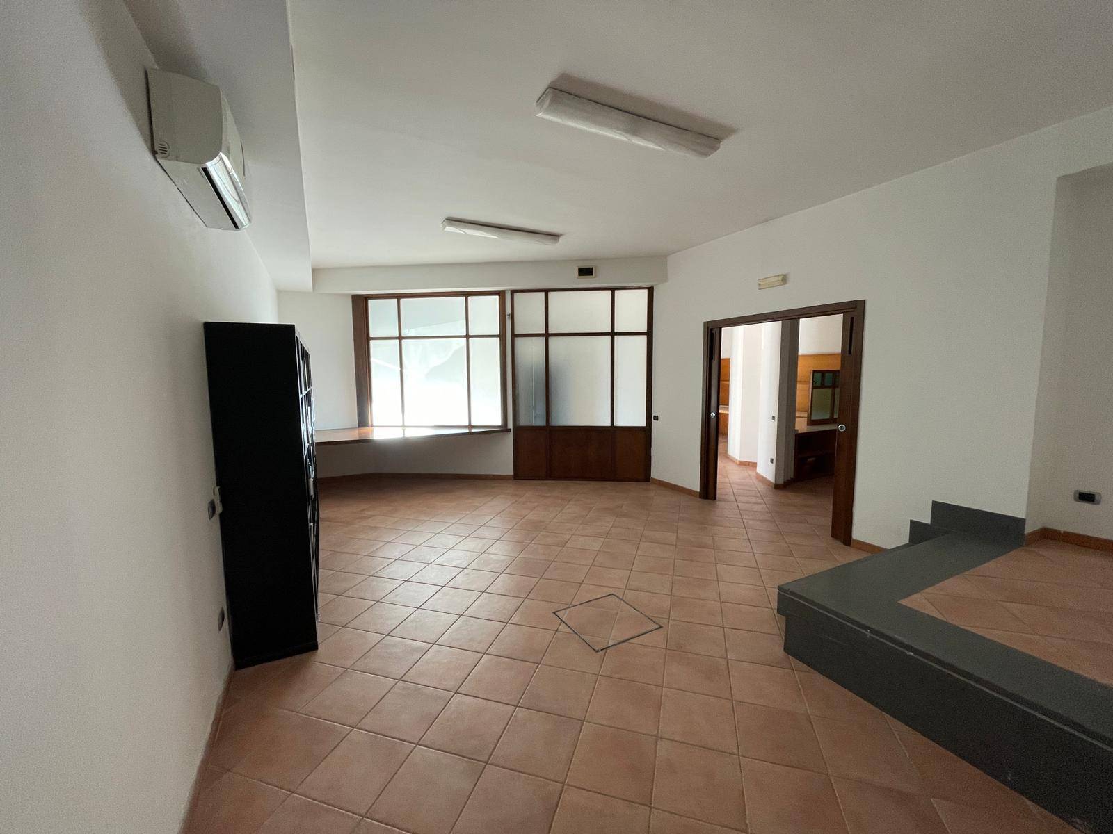 Locale commerciale in vendita a Ottaviano