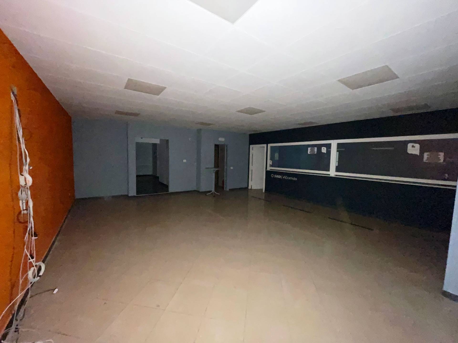 Locale commerciale in affitto a Ottaviano