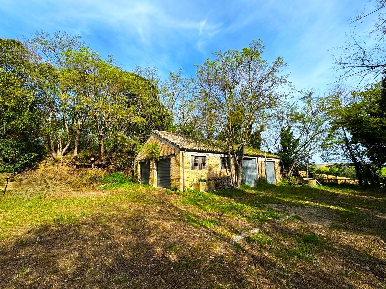 Casa Colonica con Terreno in vendita a Sant'Elpidio a Mare