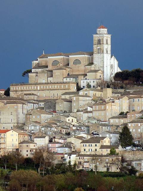 Villa con Giardino in vendita a Fermo, Santa Caterina