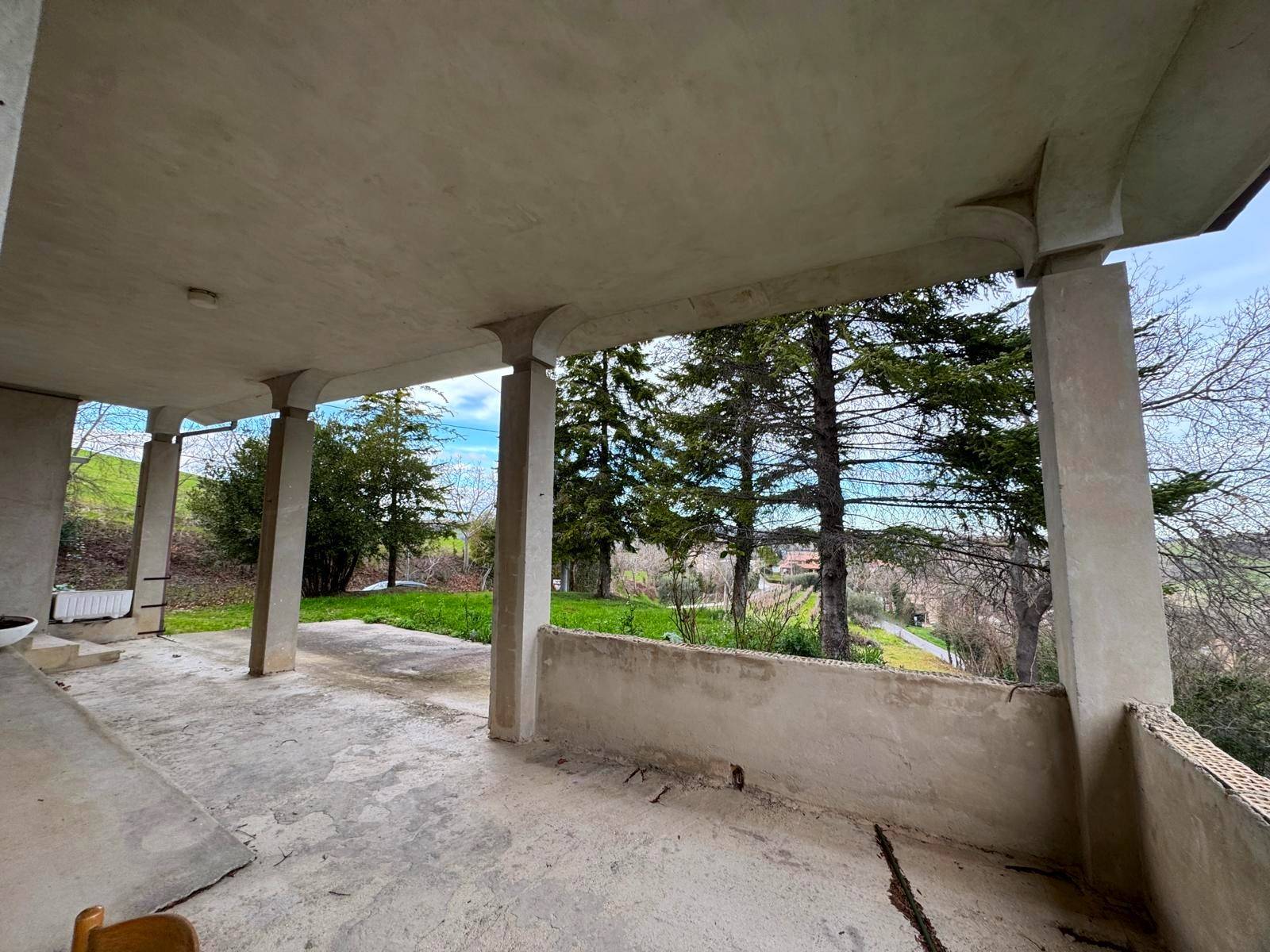 Casa Colonica con Terreno in vendita a Montottone