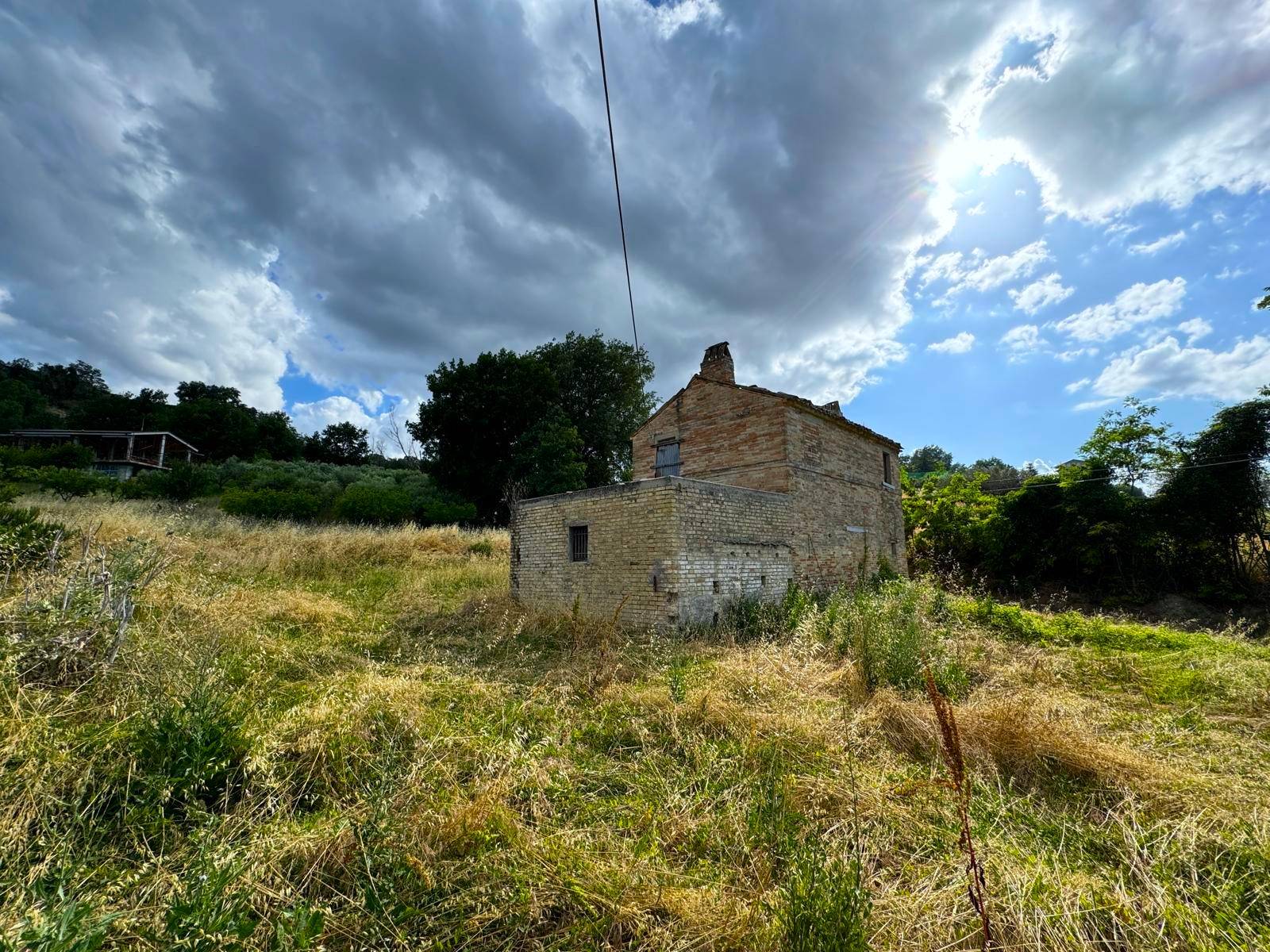 Rudere con terreno in vendita a Monte Giberto