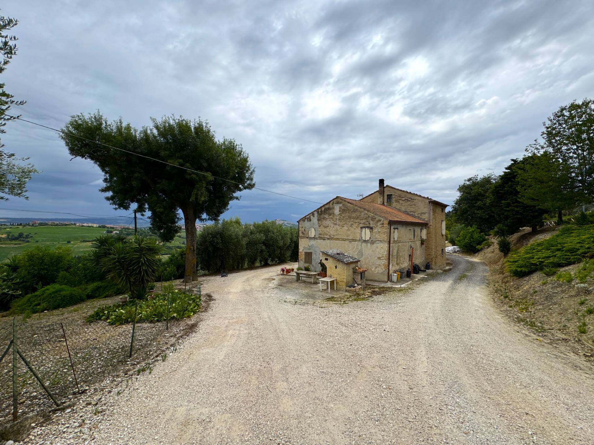 Casa Colonica con Terreno in vendita a Fermo, Capodarco