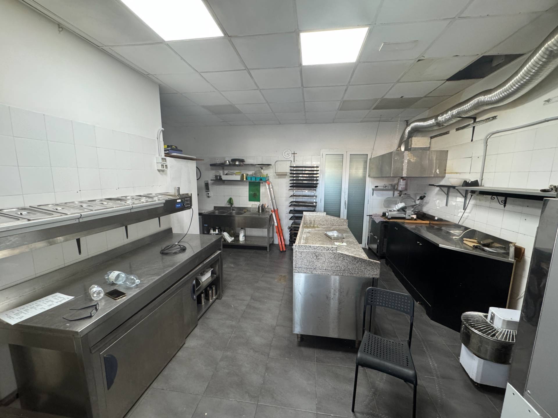 Locale commerciale - artigianale - uffici in vendita a Civitanova Marche