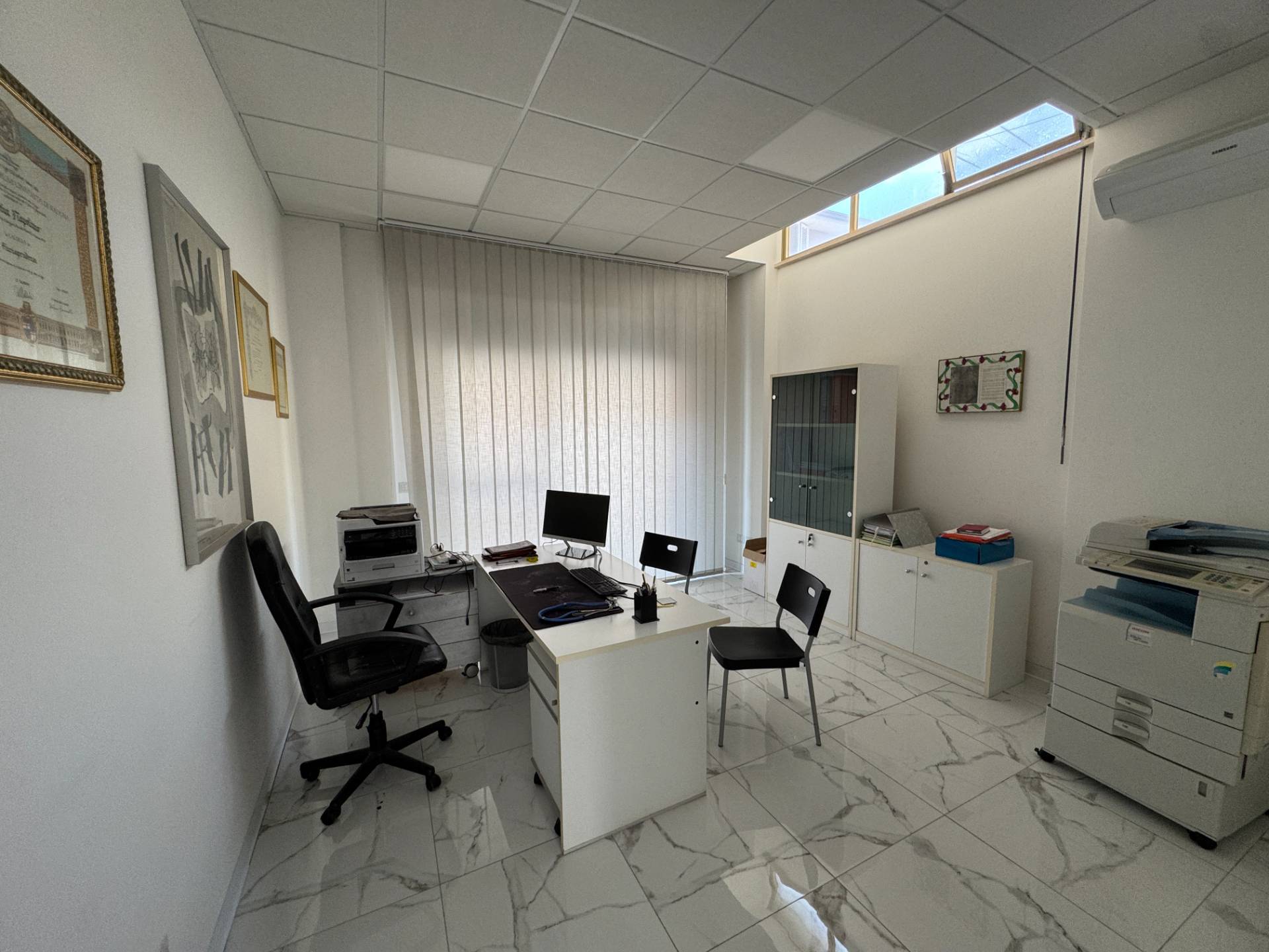 Locale commerciale - artigianale - uffici in vendita a Porto San Giorgio, Centro