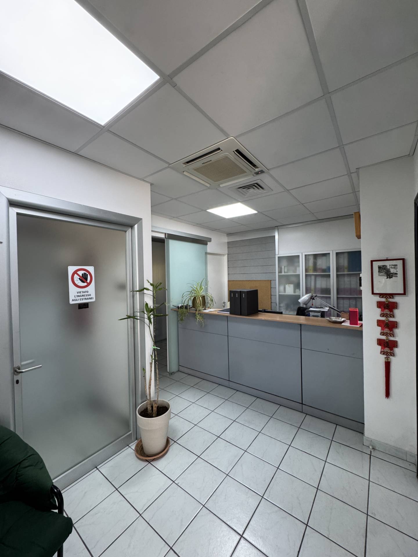 Locale commerciale - artigianale - uffici in vendita a Porto San Giorgio, Salvano