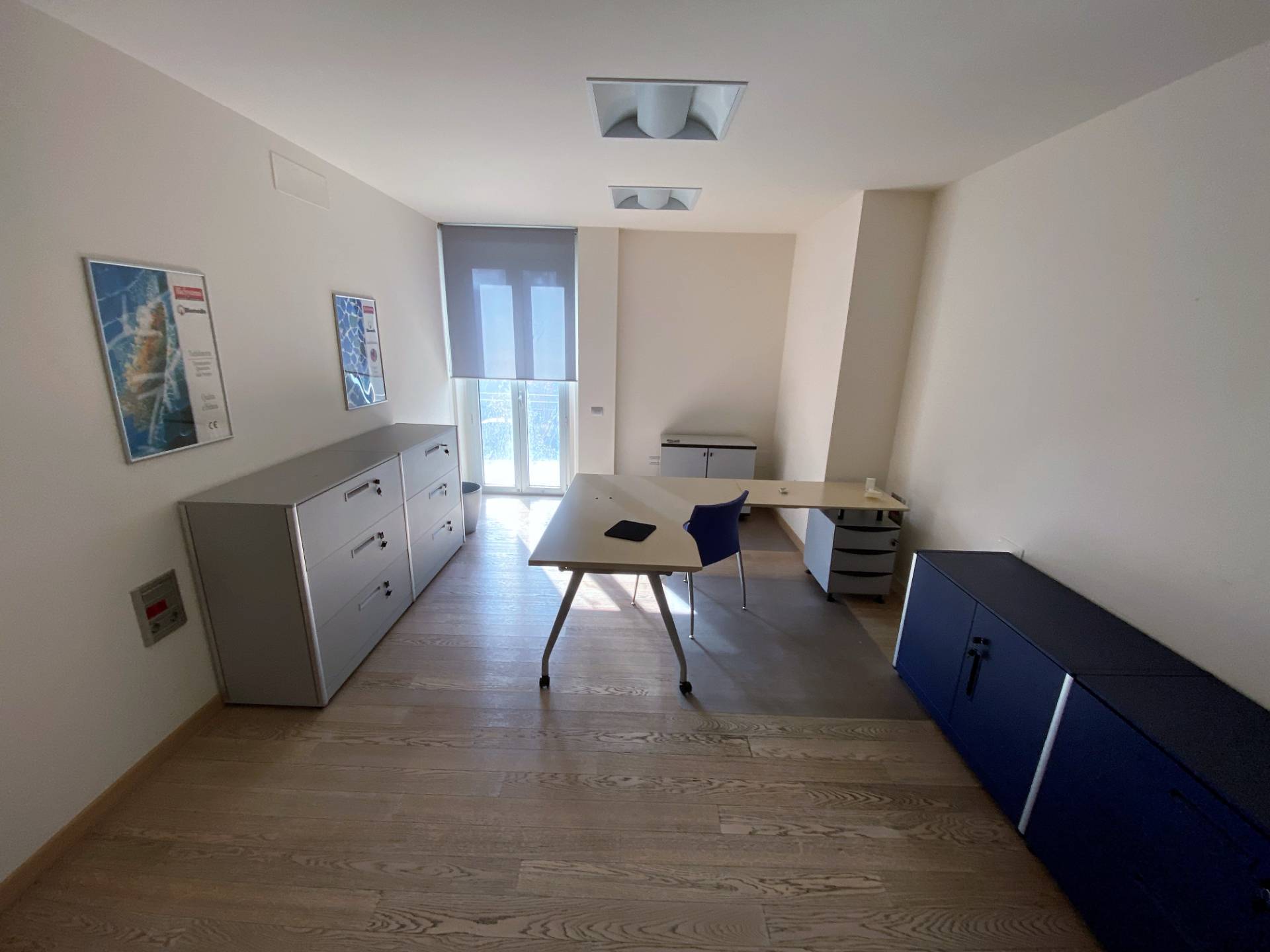 Locale commerciale - artigianale - uffici in vendita a Porto San Giorgio, Salvano