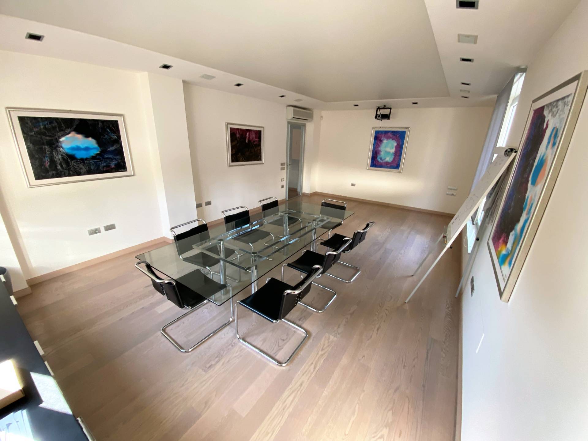 Locale commerciale - artigianale - uffici in vendita a Porto San Giorgio, Salvano