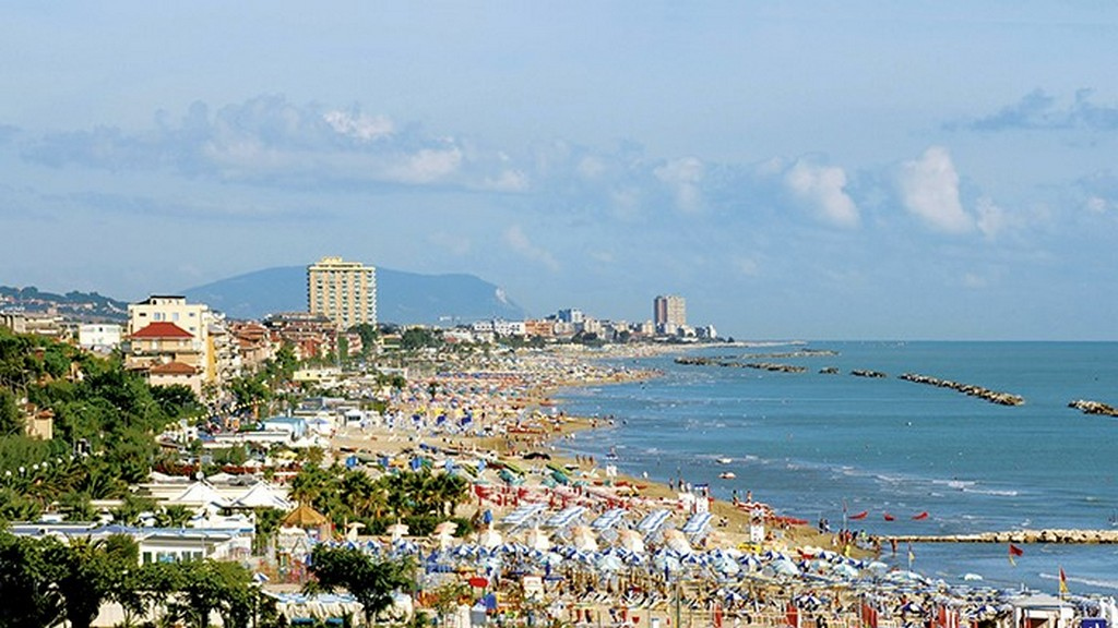 Locale commerciale - artigianale - uffici in affitto a Porto San Giorgio, Zona Sud