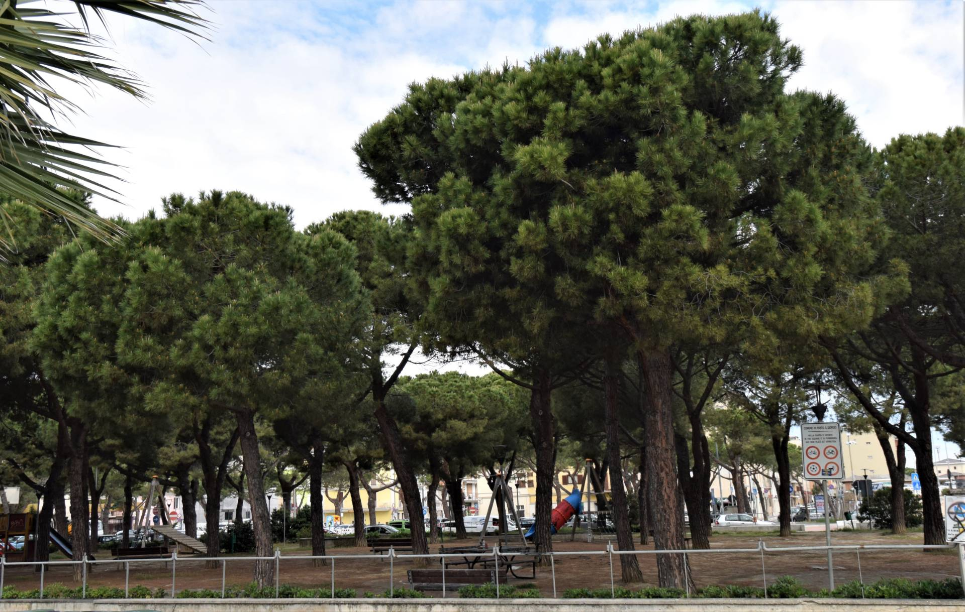 Locale commerciale - artigianale - uffici in vendita a Porto San Giorgio, Piazza Gaslini