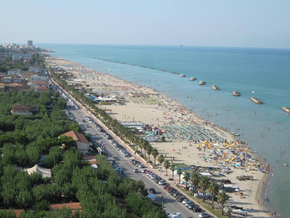 Locale commerciale - artigianale - uffici in vendita a Porto San Giorgio