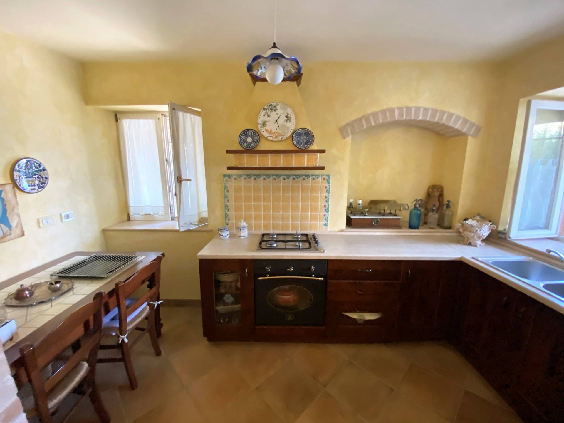 Casa Colonica con Terreno in vendita a Fermo, Salvano