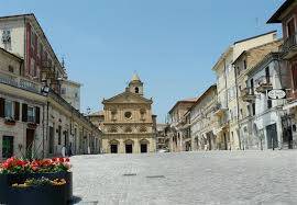 Rudere con terreno in vendita a Monte Urano