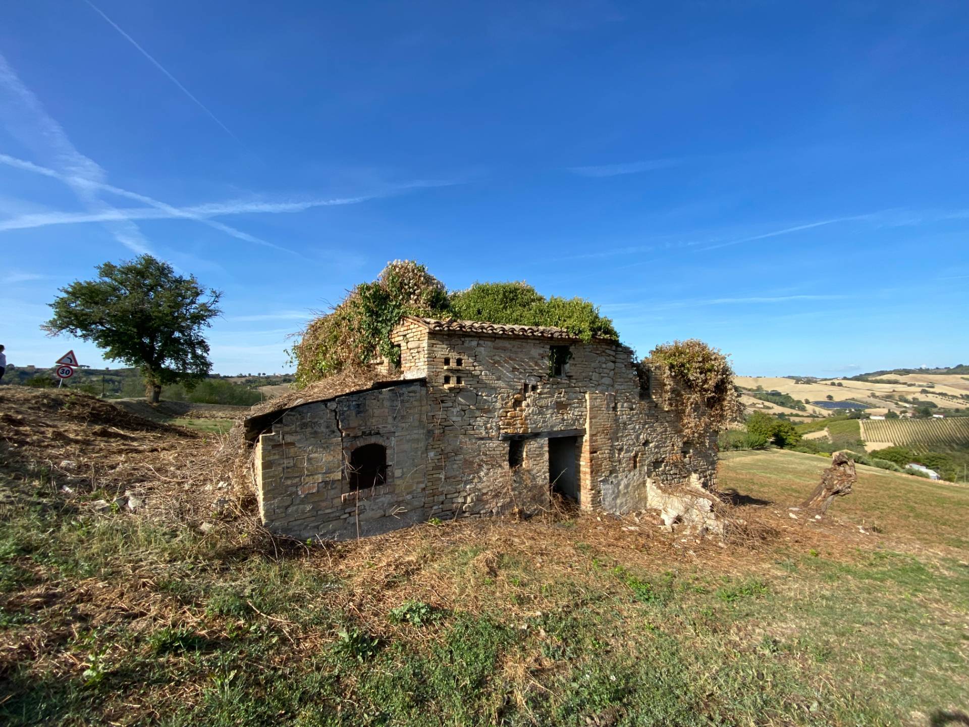 Casa Colonica con Terreno in vendita a Monte Rinaldo