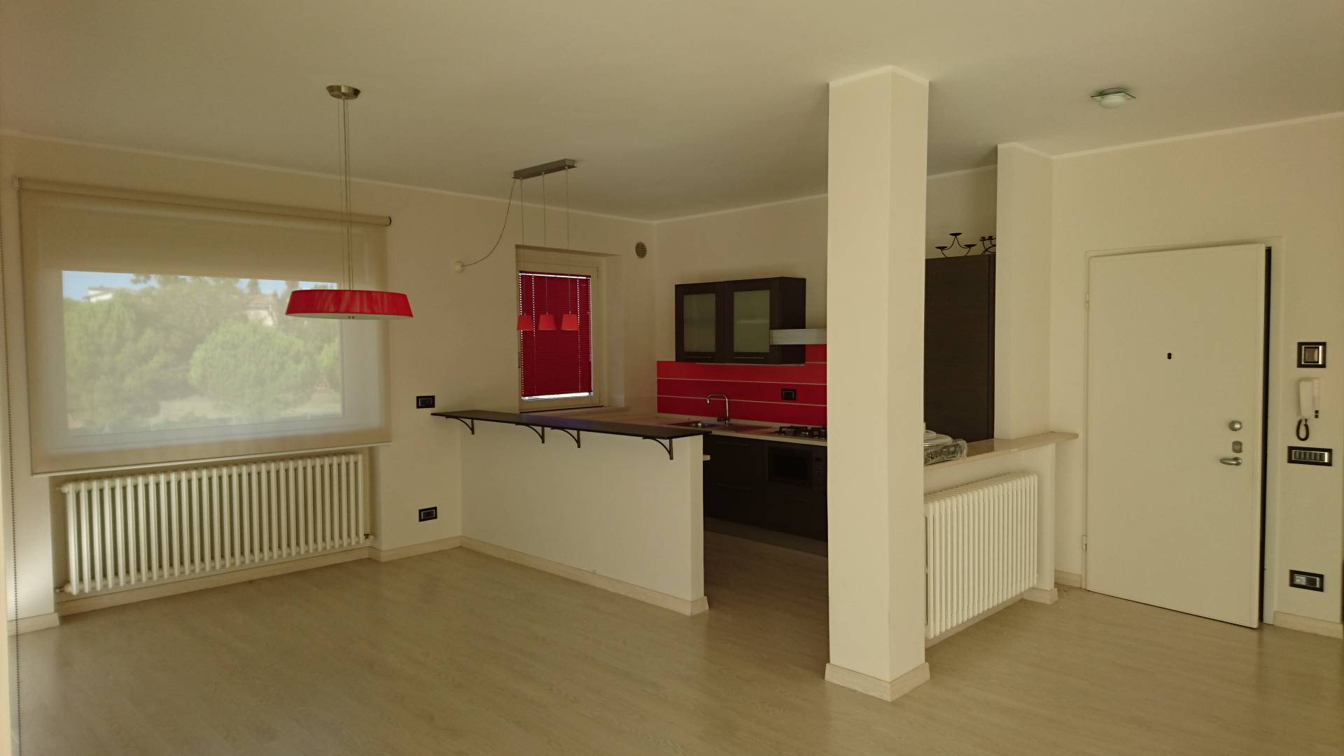 Locale commerciale - artigianale - uffici in vendita a Lapedona