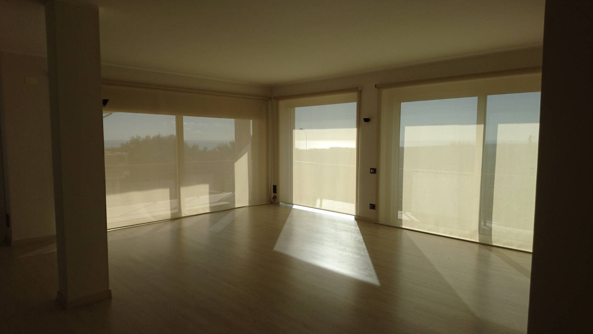 Locale commerciale - artigianale - uffici in vendita a Lapedona